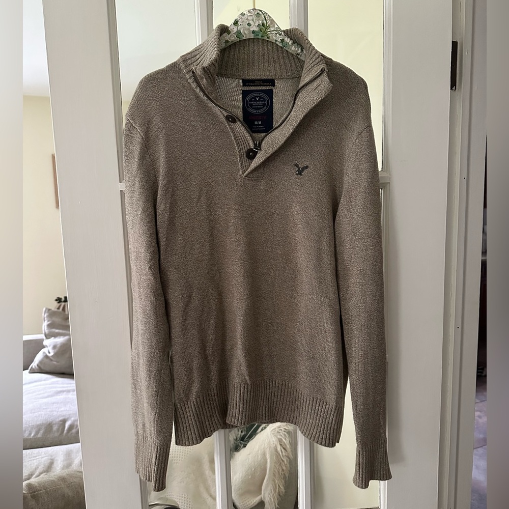 Men’s A&E zipper sweater size medium